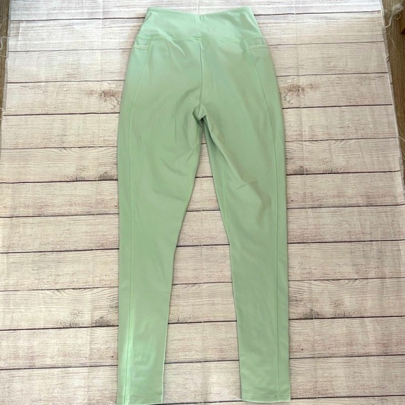 Gymshark Mint Green Leggings with Side Pockets Size Small - Picture 2 of 4